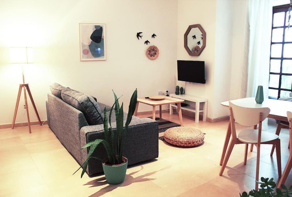 Fancy Apartment In A Historic House, Chiclana City Center By C. Dreams Chiclana de la Frontera Bagian luar foto