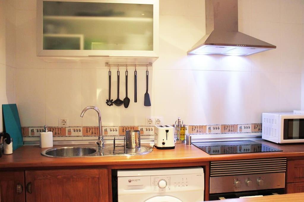 Fancy Apartment In A Historic House, Chiclana City Center By C. Dreams Chiclana de la Frontera Bagian luar foto