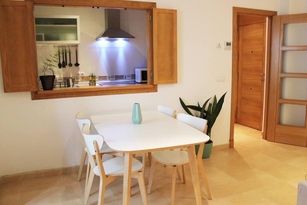 Fancy Apartment In A Historic House, Chiclana City Center By C. Dreams Chiclana de la Frontera Bagian luar foto