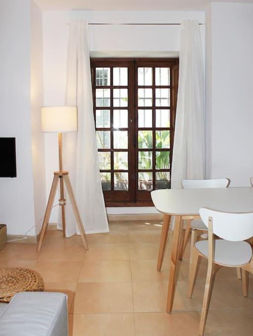 Fancy Apartment In A Historic House, Chiclana City Center By C. Dreams Chiclana de la Frontera Bagian luar foto