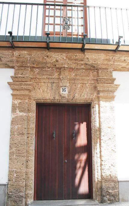 Fancy Apartment In A Historic House, Chiclana City Center By C. Dreams Chiclana de la Frontera Bagian luar foto